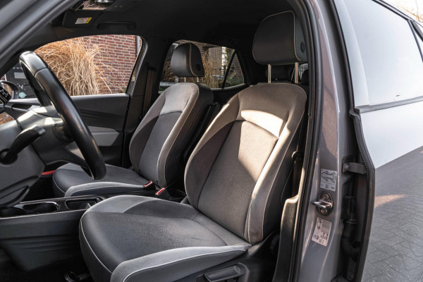 Volkswagen ID.3 First Plus 58 kWh 1e Eig Sfeerverlichting Keyless Adaptive Camera Stoelverwarming 19''