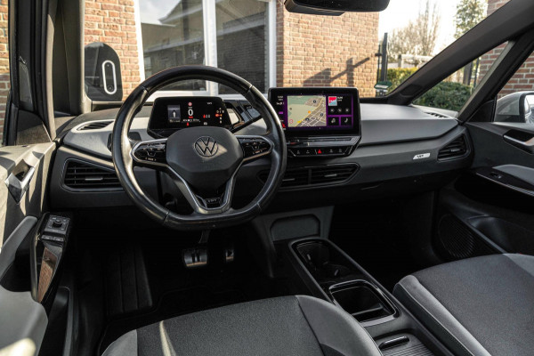 Volkswagen ID.3 First Plus 58 kWh 1e Eig Sfeerverlichting Keyless Adaptive Camera Stoelverwarming 19''