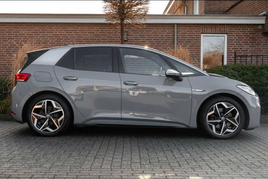 Volkswagen ID.3 First Plus 58 kWh 1e Eig Sfeerverlichting Keyless Adaptive Camera Stoelverwarming 19''