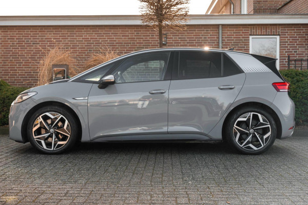 Volkswagen ID.3 First Plus 58 kWh 1e Eig Sfeerverlichting Keyless Adaptive Camera Stoelverwarming 19''