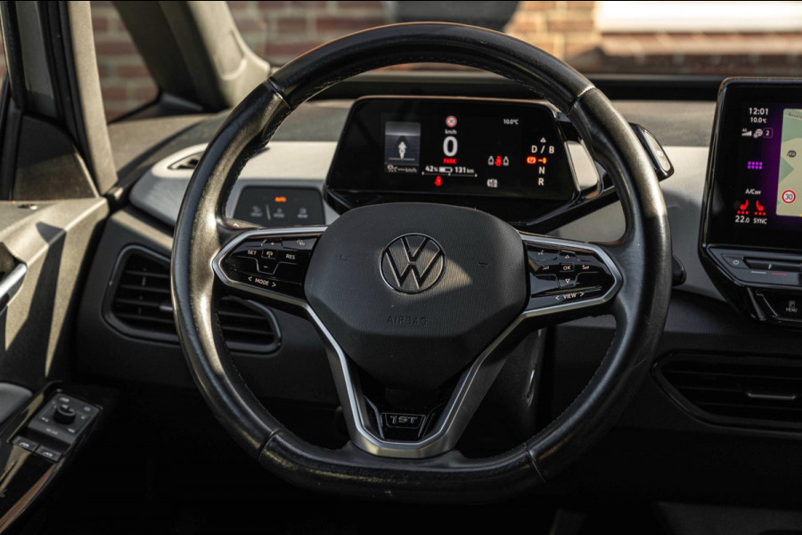 Volkswagen ID.3 First Plus 58 kWh 1e Eig Sfeerverlichting Keyless Adaptive Camera Stoelverwarming 19''