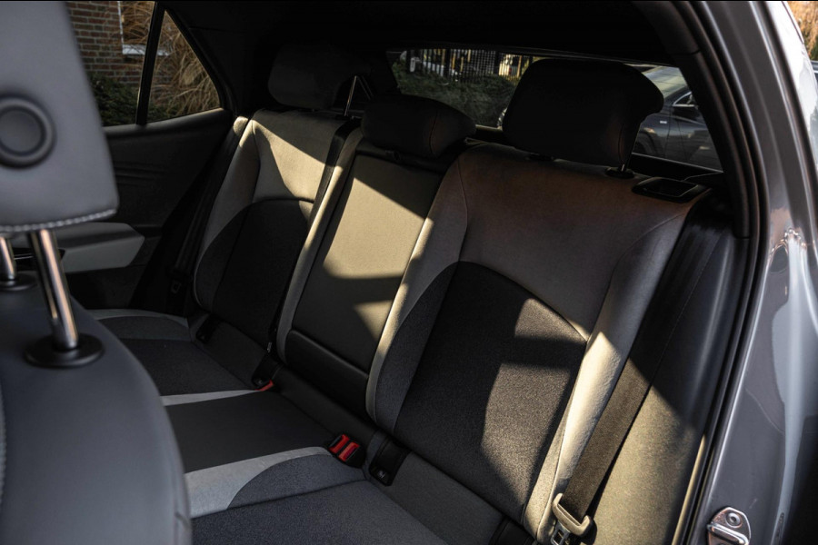 Volkswagen ID.3 First Plus 58 kWh 1e Eig Sfeerverlichting Keyless Adaptive Camera Stoelverwarming 19''