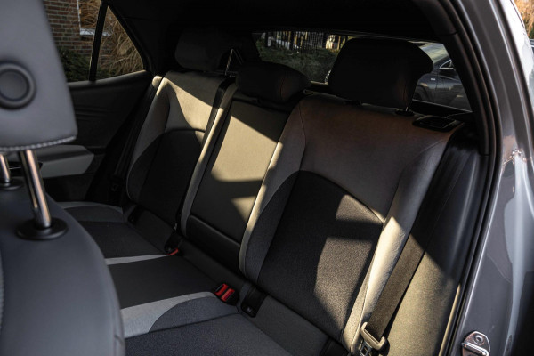 Volkswagen ID.3 First Plus 58 kWh 1e Eig Sfeerverlichting Keyless Adaptive Camera Stoelverwarming 19''