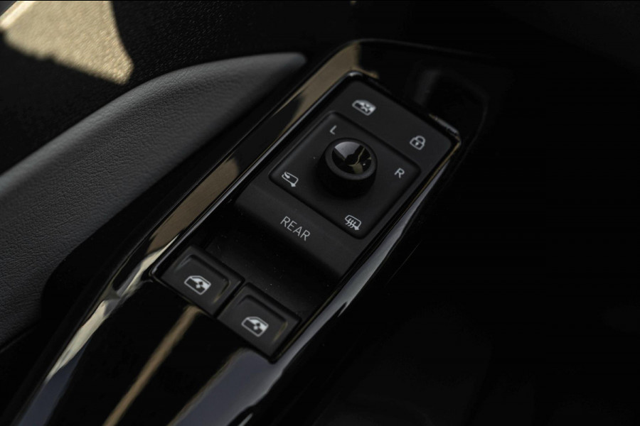 Volkswagen ID.3 First Plus 58 kWh 1e Eig Sfeerverlichting Keyless Adaptive Camera Stoelverwarming 19''