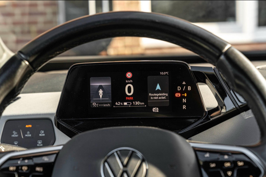 Volkswagen ID.3 First Plus 58 kWh 1e Eig Sfeerverlichting Keyless Adaptive Camera Stoelverwarming 19''