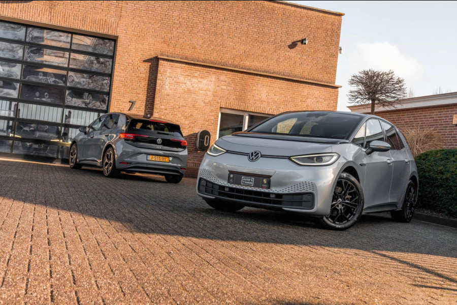 Volkswagen ID.3 First Plus 58 kWh 1e Eig Sfeerverlichting Keyless Adaptive Camera Stoelverwarming 19''