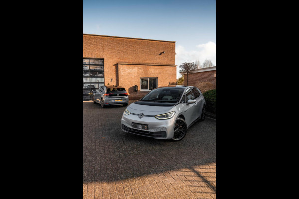 Volkswagen ID.3 First Plus 58 kWh 1e Eig Sfeerverlichting Keyless Adaptive Camera Stoelverwarming 19''