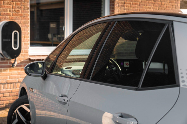 Volkswagen ID.3 First Plus 58 kWh 1e Eig Sfeerverlichting Keyless Adaptive Camera Stoelverwarming 19''