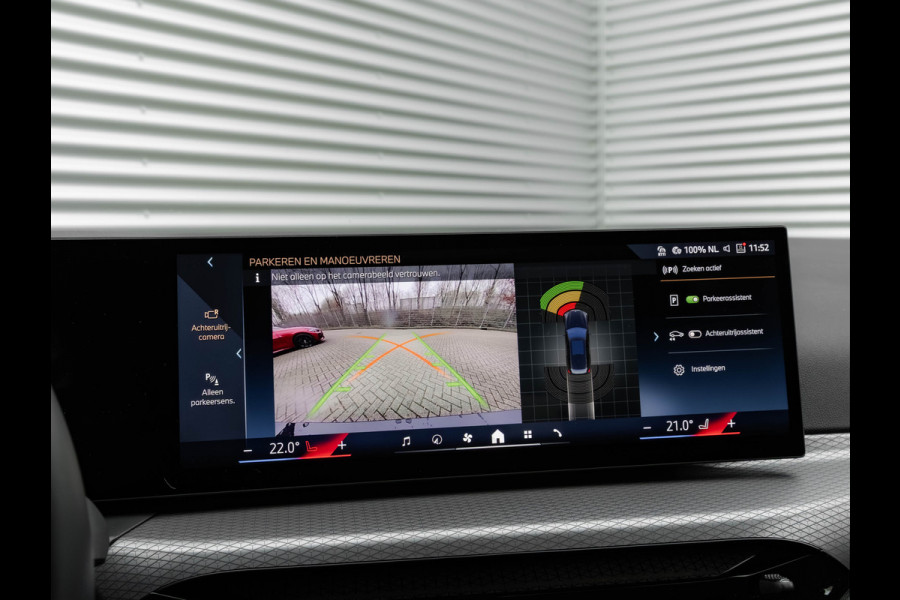 BMW 3 Serie Touring 330i xDrive M-Sport - LCI 2 - ACC - Parking Ass - Stoelverwarming