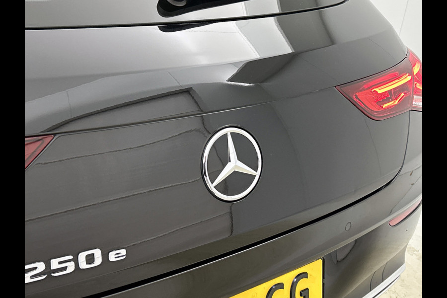Mercedes-Benz CLA-Klasse Shooting Brake 250 e AMG Line(Dealer OnderH, SfeerVerlichting, Camera, Stoelkoeling/ Verwarming, Etc)