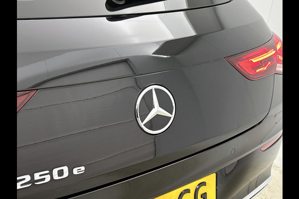 Mercedes-Benz CLA-Klasse Shooting Brake 250 e AMG Line(Dealer OnderH, SfeerVerlichting, Camera, Stoelkoeling/ Verwarming, Etc)