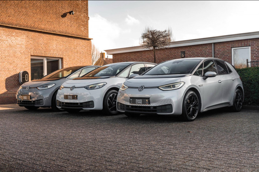 Volkswagen ID.3 First 58 kWh 350 Km Actieradius BTW 1e Eig Adaptive Sfeerverlichting Stoelverwarming 18''