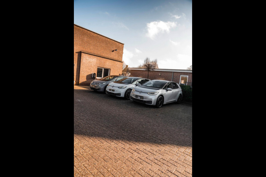 Volkswagen ID.3 First 58 kWh 350 Km Actieradius BTW 1e Eig Adaptive Sfeerverlichting Stoelverwarming 18''