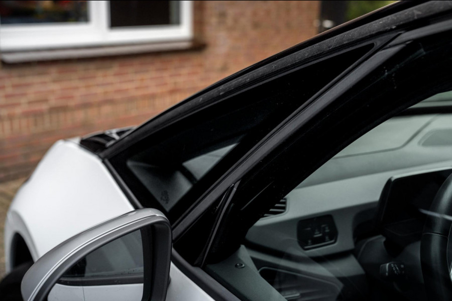 Volkswagen ID.3 First 58 kWh 350 Km Actieradius BTW 1e Eig Adaptive Sfeerverlichting Stoelverwarming 18''