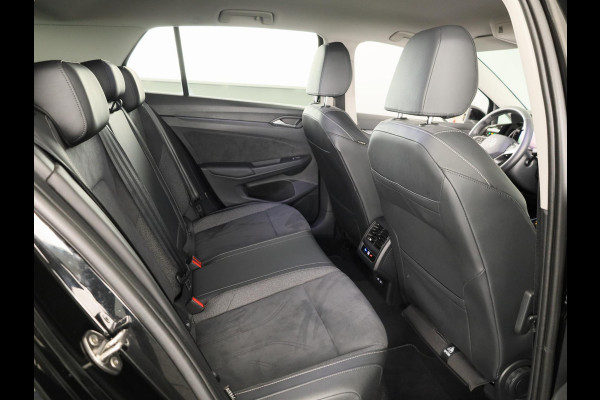 Volkswagen Golf 1.5 eHybrid Style Edition 204 pk Automaat (DSG) | Verlengde garantie | Parkeersensoren (Park assist) | Rondomzicht camera | Matrix LED koplampen | Stoelverwarming |