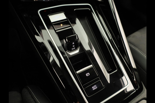 Volkswagen Golf 1.5 eHybrid Style Edition 204 pk Automaat (DSG) | Verlengde garantie | Parkeersensoren (Park assist) | Rondomzicht camera | Matrix LED koplampen | Stoelverwarming |