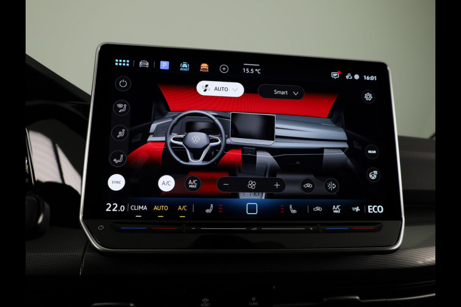 Volkswagen Golf 1.5 eHybrid Style Edition 204 pk Automaat (DSG) | Verlengde garantie | Parkeersensoren (Park assist) | Rondomzicht camera | Matrix LED koplampen | Stoelverwarming |