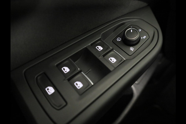 Volkswagen Golf 1.5 eHybrid Style Edition 204 pk Automaat (DSG) | Verlengde garantie | Parkeersensoren (Park assist) | Rondomzicht camera | Matrix LED koplampen | Stoelverwarming |