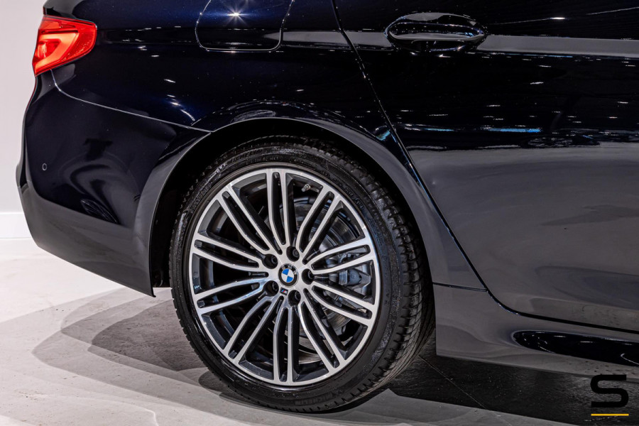 BMW 5 Serie 520i High Executive Edition|M-sport|NAP|Full|1eig