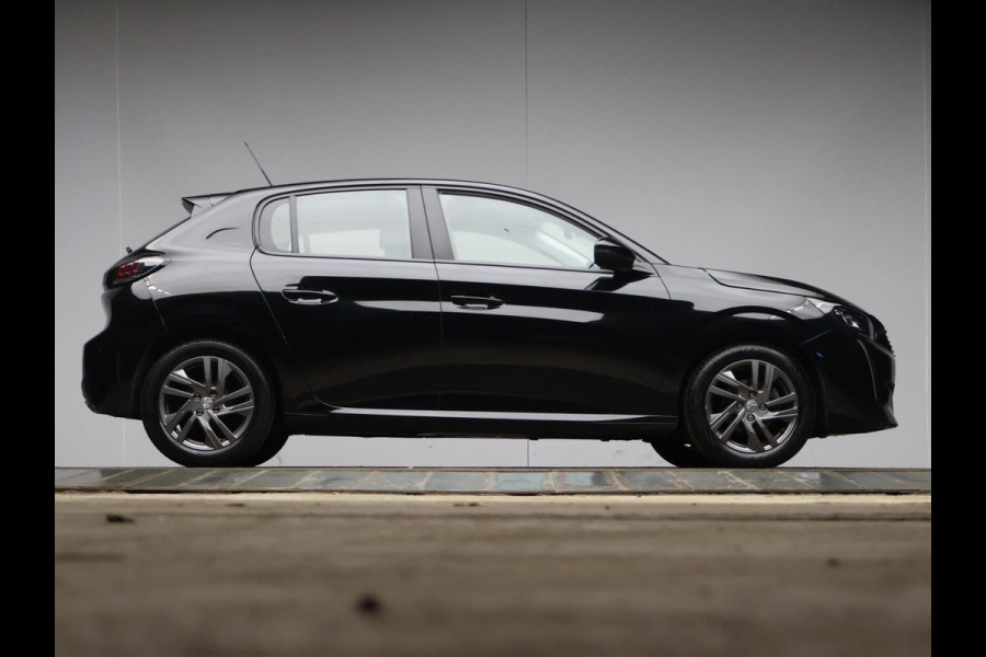 Peugeot 208 1.2 PureTech Allure Sport (APPLE CARPLAY,NAVI,PDC,CRUISE,LED,ELEKTRISCH PAKKET,SPORTSTOELEN,LM VELGEN)