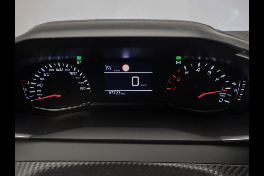 Peugeot 208 1.2 PureTech Allure Sport (APPLE CARPLAY,NAVI,PDC,CRUISE,LED,ELEKTRISCH PAKKET,SPORTSTOELEN,LM VELGEN)