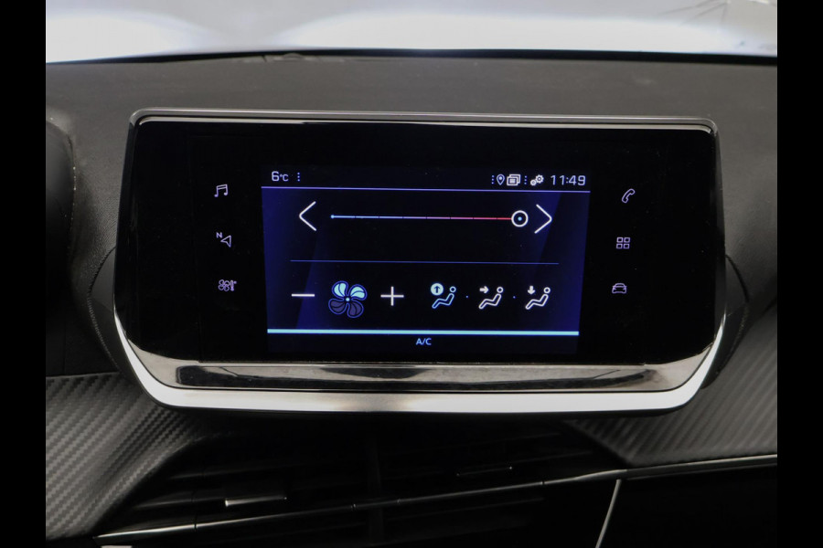 Peugeot 208 1.2 PureTech Allure Sport (APPLE CARPLAY,NAVI,PDC,CRUISE,LED,ELEKTRISCH PAKKET,SPORTSTOELEN,LM VELGEN)