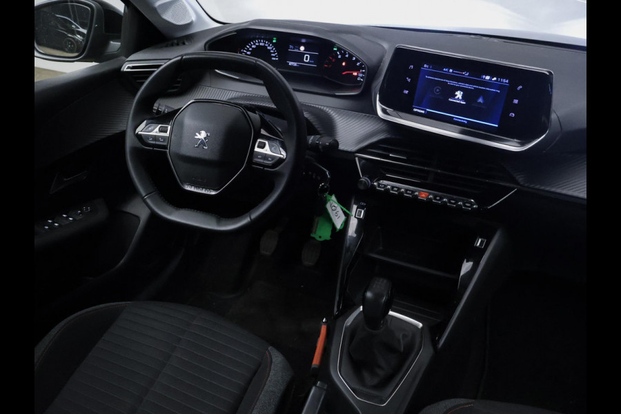 Peugeot 208 1.2 PureTech Allure Sport (APPLE CARPLAY,NAVI,PDC,CRUISE,LED,ELEKTRISCH PAKKET,SPORTSTOELEN,LM VELGEN)
