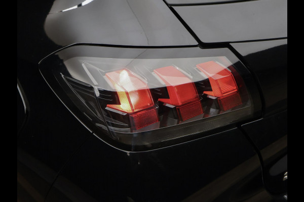 Peugeot 208 1.2 PureTech Allure Sport (APPLE CARPLAY,NAVI,PDC,CRUISE,LED,ELEKTRISCH PAKKET,SPORTSTOELEN,LM VELGEN)