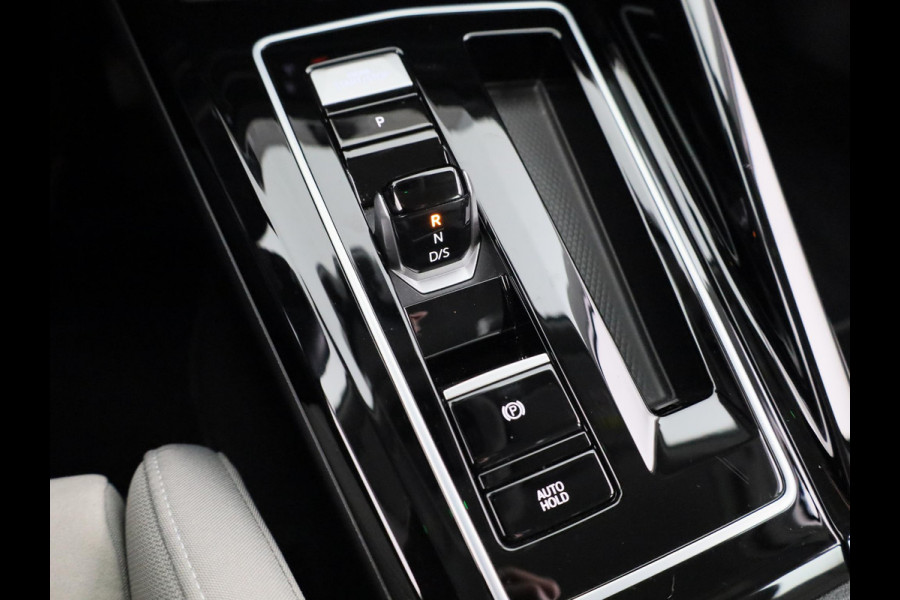 Volkswagen Golf 1.4 eHybrid Style 204 pk Automaat (DSG) | Navigatie | Parkeersensoren | Autom. airco (3 zones) | Stoelverwarming | LED koplampen |