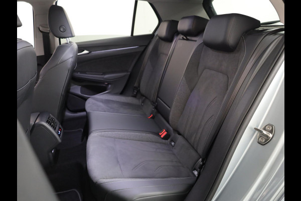 Volkswagen Golf 1.5 eTSI Life Edition 150 PK DSG | Verlengde garantie | Panorama dak | Velours bekleding | Head up Display | Stoel- en stuurverwarming |