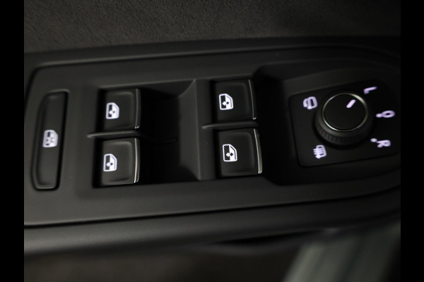 Volkswagen Golf 1.5 eTSI Life Edition 150 PK DSG | Verlengde garantie | Panorama dak | Velours bekleding | Head up Display | Stoel- en stuurverwarming |