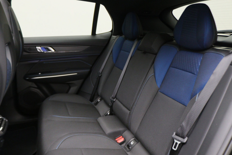 Lynk & Co 01 1.5 360° Camera, Panoramadak, Zwarte hemel, ACC, Apple Carplay, DAB, 20''