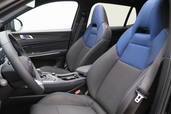 Lynk & Co 01 1.5 360° Camera, Panoramadak, Zwarte hemel, ACC, Apple Carplay, DAB, 20''