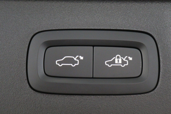 Lynk & Co 01 1.5 360° Camera, Panoramadak, Zwarte hemel, ACC, Apple Carplay, DAB, 20''