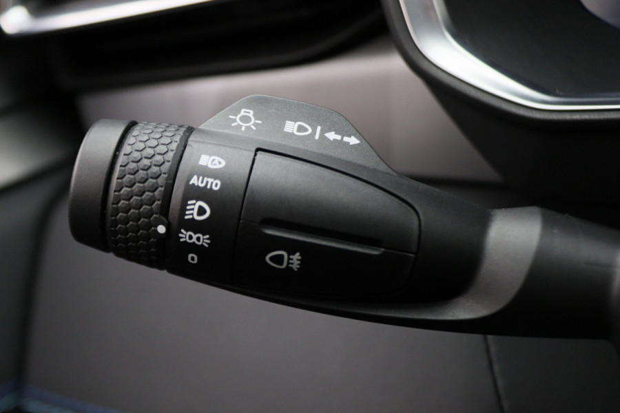 Lynk & Co 01 1.5 360° Camera, Panoramadak, Zwarte hemel, ACC, Apple Carplay, DAB, 20''