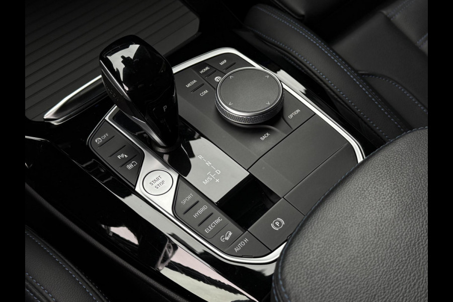 BMW X3 xDrive30e M SPORT | HARMAN KARDON | TREKHAAK | PANORAMA | KEYLESS | SPORTREMMEN | ELEKT. STOELEN |
