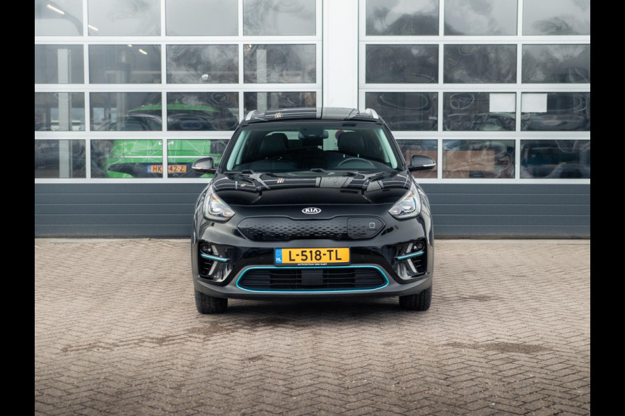 Kia e-Niro ExecutiveLine 64 kWh l Lederen bekleding l Stoel Stuurwielverwarming l JBL premium sound systeem l Schuifkantel dak l SOH 95,8 l