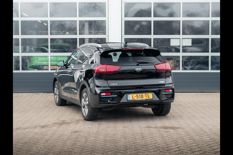 Kia e-Niro ExecutiveLine 64 kWh l Lederen bekleding l Stoel Stuurwielverwarming l JBL premium sound systeem l Schuifkantel dak l SOH 95,8 l