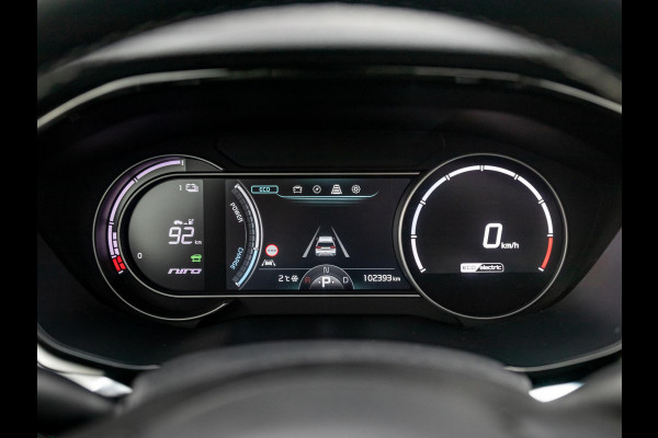 Kia e-Niro ExecutiveLine 64 kWh l Lederen bekleding l Stoel Stuurwielverwarming l JBL premium sound systeem l Schuifkantel dak l SOH 95,8 l
