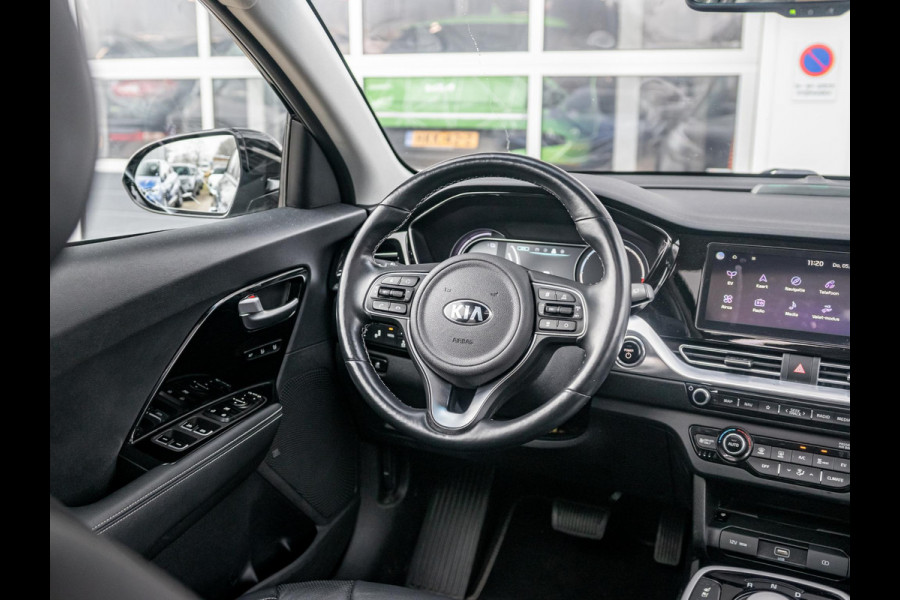 Kia e-Niro ExecutiveLine 64 kWh l Lederen bekleding l Stoel Stuurwielverwarming l JBL premium sound systeem l Schuifkantel dak l SOH 95,8 l