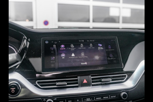 Kia e-Niro ExecutiveLine 64 kWh l Lederen bekleding l Stoel Stuurwielverwarming l JBL premium sound systeem l Schuifkantel dak l SOH 95,8 l