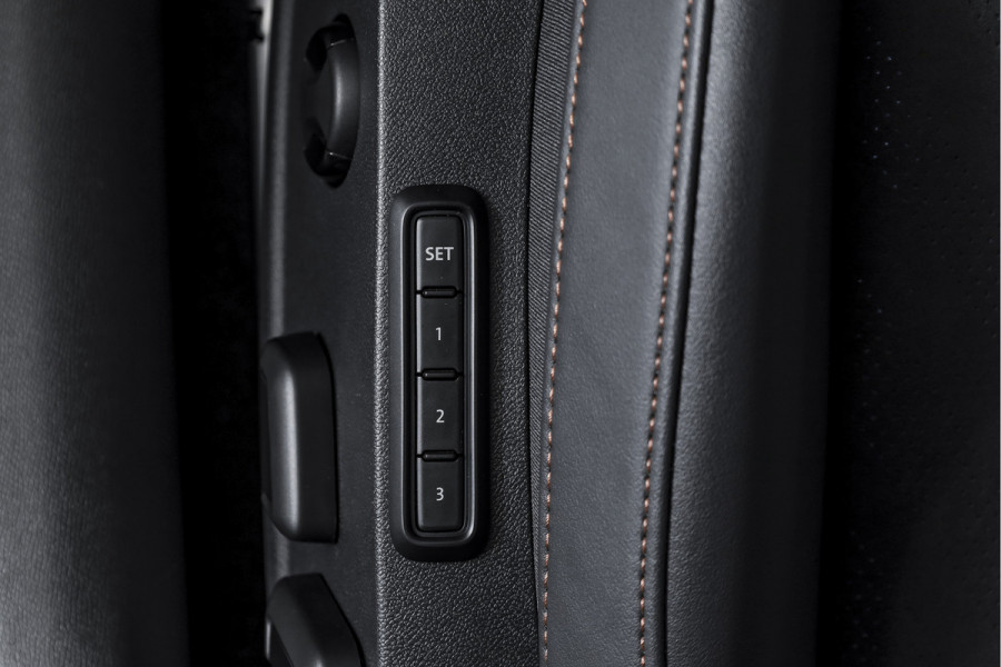 CUPRA Formentor 1.5 TSI e-Hybrid 272 PK VZ Performance - Automaat | Dig. Cockpit | Adapt. Cruise | Stoel-+Stuurverw. | PDC | Camera | NAV + App. Connect | ECC | Sennheiser | Elek. Klep | LM 19" | 5475