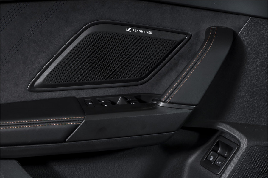 CUPRA Formentor 1.5 TSI e-Hybrid 272 PK VZ Performance - Automaat | Dig. Cockpit | Adapt. Cruise | Stoel-+Stuurverw. | PDC | Camera | NAV + App. Connect | ECC | Sennheiser | Elek. Klep | LM 19" | 5475