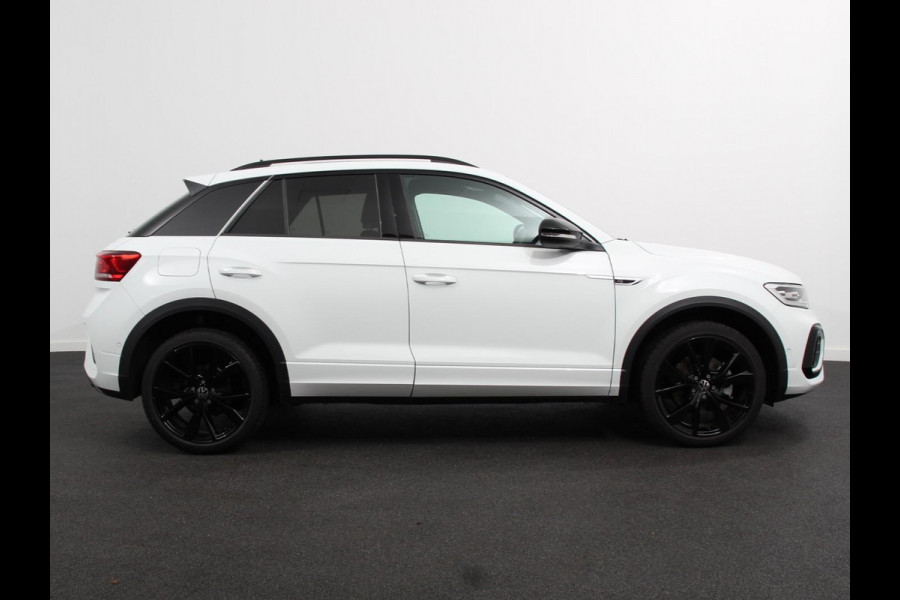 Volkswagen T-Roc 1.5 TSI DSG R-Line+Blackpack | Panorama dak | Climate control | Adaptieve cruise control | LED | Navigatie | Achteruitrijcamera | Parkeersensoren | Apple Carplay/ Android Auto | Radio