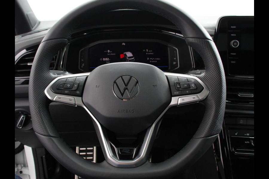 Volkswagen T-Roc 1.5 TSI R-Line+Blackpack Climate control | Adaptieve cruise control | LED | Navigatie | Achteruitrijcamera | Parkeersensoren | Apple Carplay/ Android Auto | Radio