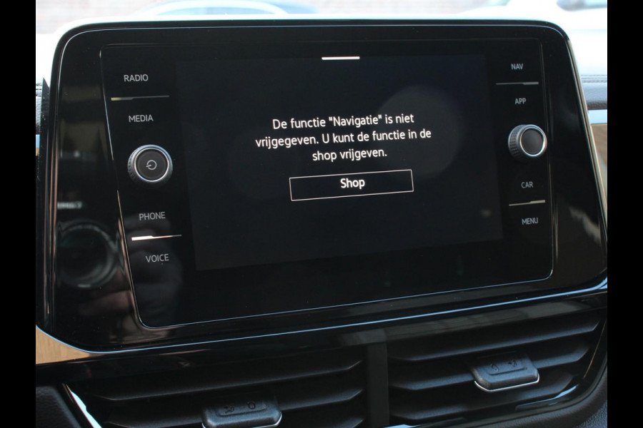 Volkswagen T-Roc 1.5 TSI R-Line+Blackpack Climate control | Adaptieve cruise control | LED | Navigatie | Achteruitrijcamera | Parkeersensoren | Apple Carplay/ Android Auto | Radio
