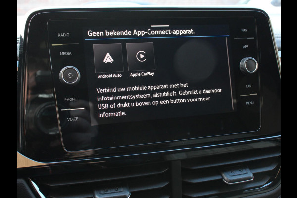 Volkswagen T-Roc 1.5 TSI R-Line+Blackpack Climate control | Adaptieve cruise control | LED | Navigatie | Achteruitrijcamera | Parkeersensoren | Apple Carplay/ Android Auto | Radio