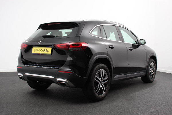 Mercedes-Benz GLA 200 Automaat Progressive Mercedes-Benz GLA-klasse 200 Progressive | Navigatie | Camera | Lederen Bekleding | Elektrische Achterklep | DAB  LED |