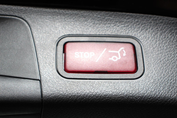 Mercedes-Benz GLA 200 Automaat Progressive Mercedes-Benz GLA-klasse 200 Progressive | Navigatie | Camera | Lederen Bekleding | Elektrische Achterklep | DAB  LED |