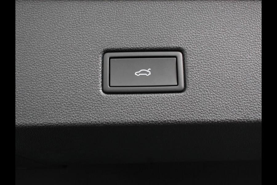 Volkswagen T-Roc 1.5 TSI DSG R-Line+Blackpack Climate control | Adaptieve cruise control | Panoramadak | LED | Navigatie | Achteruitrijcamera | Parkeersensoren | Apple Carplay/ Android Auto | Radio